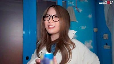 หนังเอวี แว๊นกลางคืน จับสาวเมาล่อในตู้กระจกลับ SODS-056